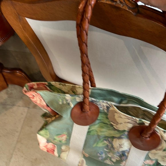 Large Nordic house designs overnight zippered bag - Picture 1 of 8